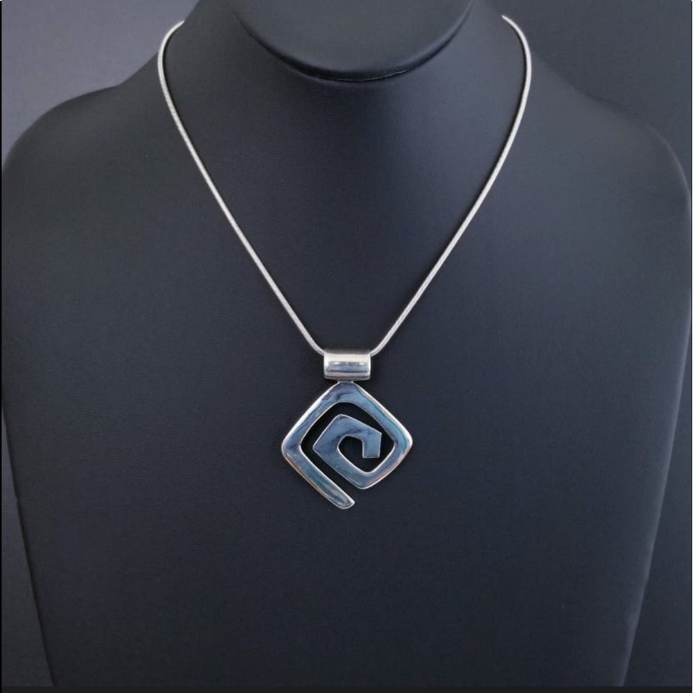 Vintage sterling silver necklace